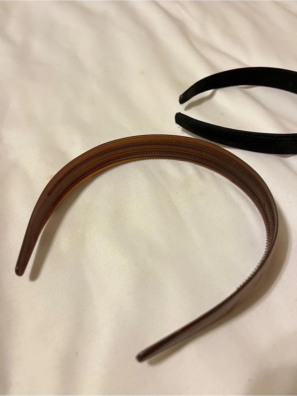 Set of 2 Plastic & Fabric Headbands Brown Black Teeth Hair Accessories